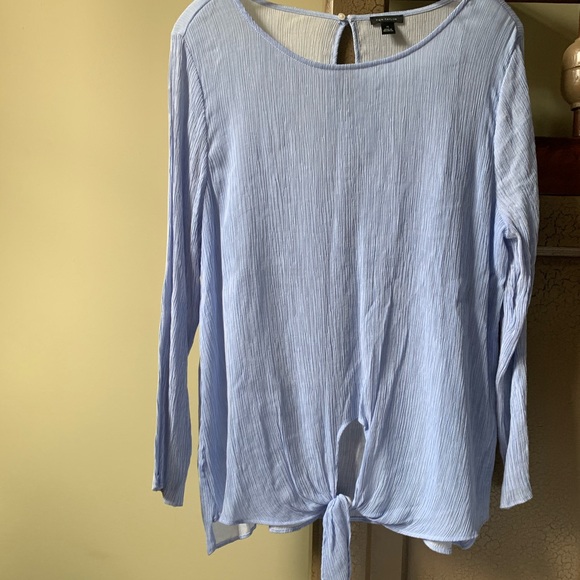 Ann Taylor tie blouse - Picture 6 of 8